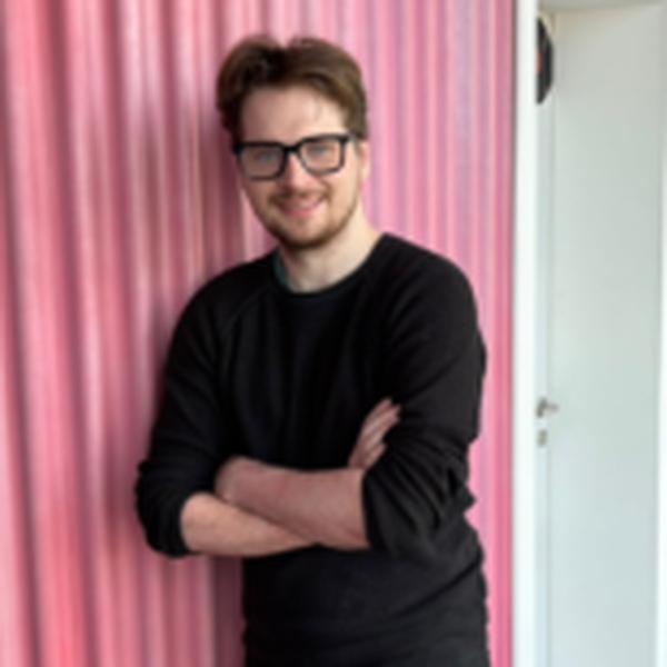 Host Frekvence 1
